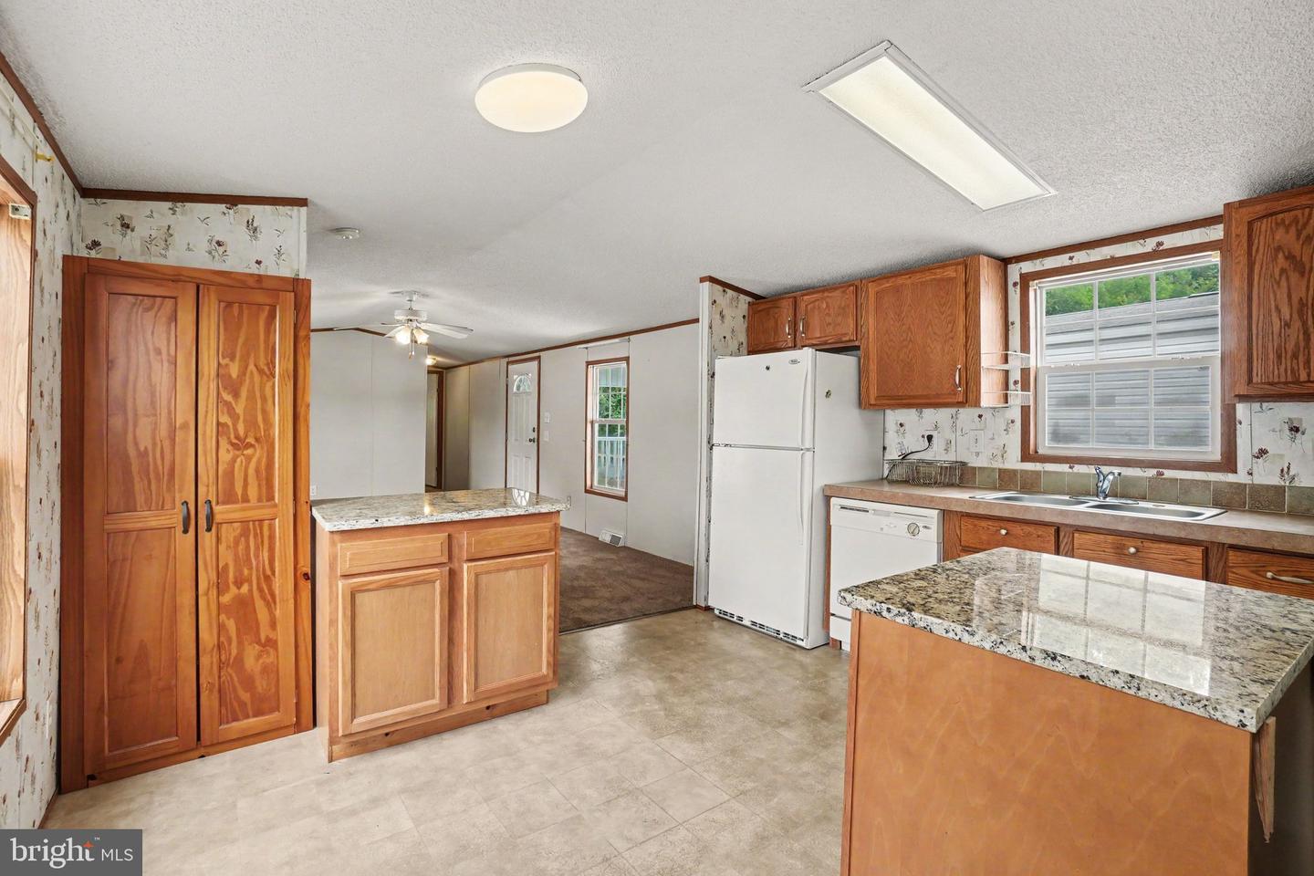 2461 Elizabeth Ave #d-09 Property Photo 12