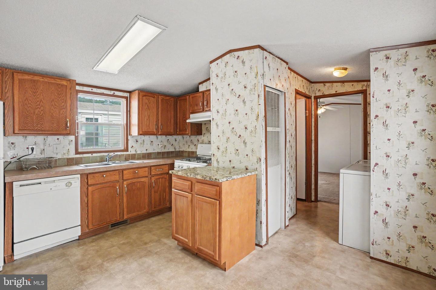 2461 Elizabeth Ave #d-09 Property Photo 13