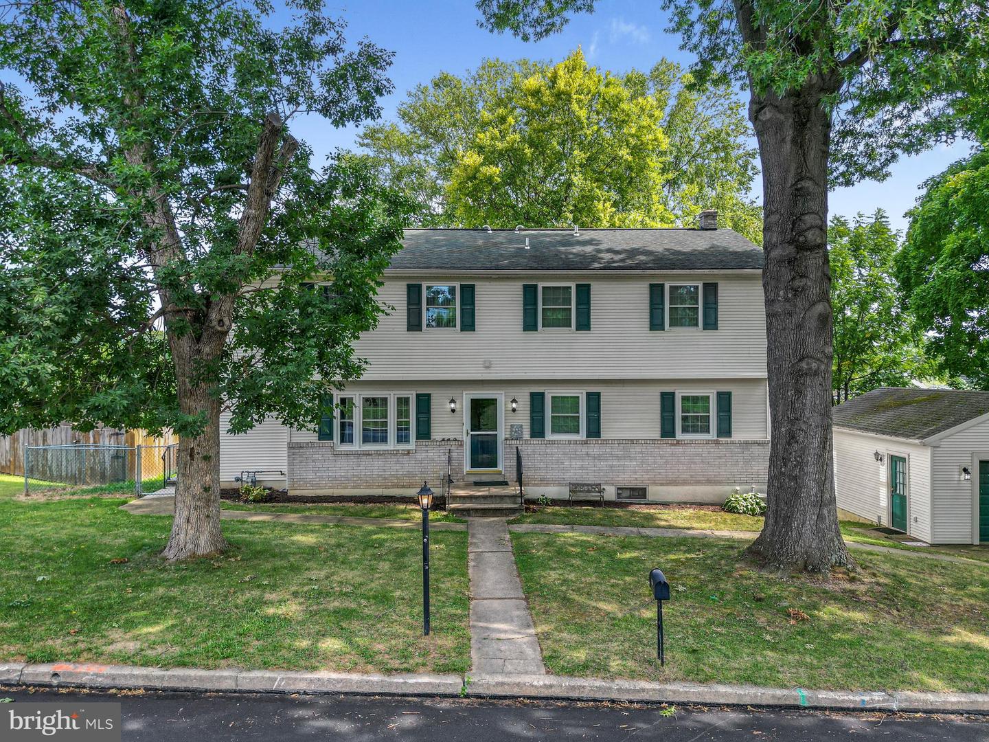 115 Ardmore Ave Property Photo 1