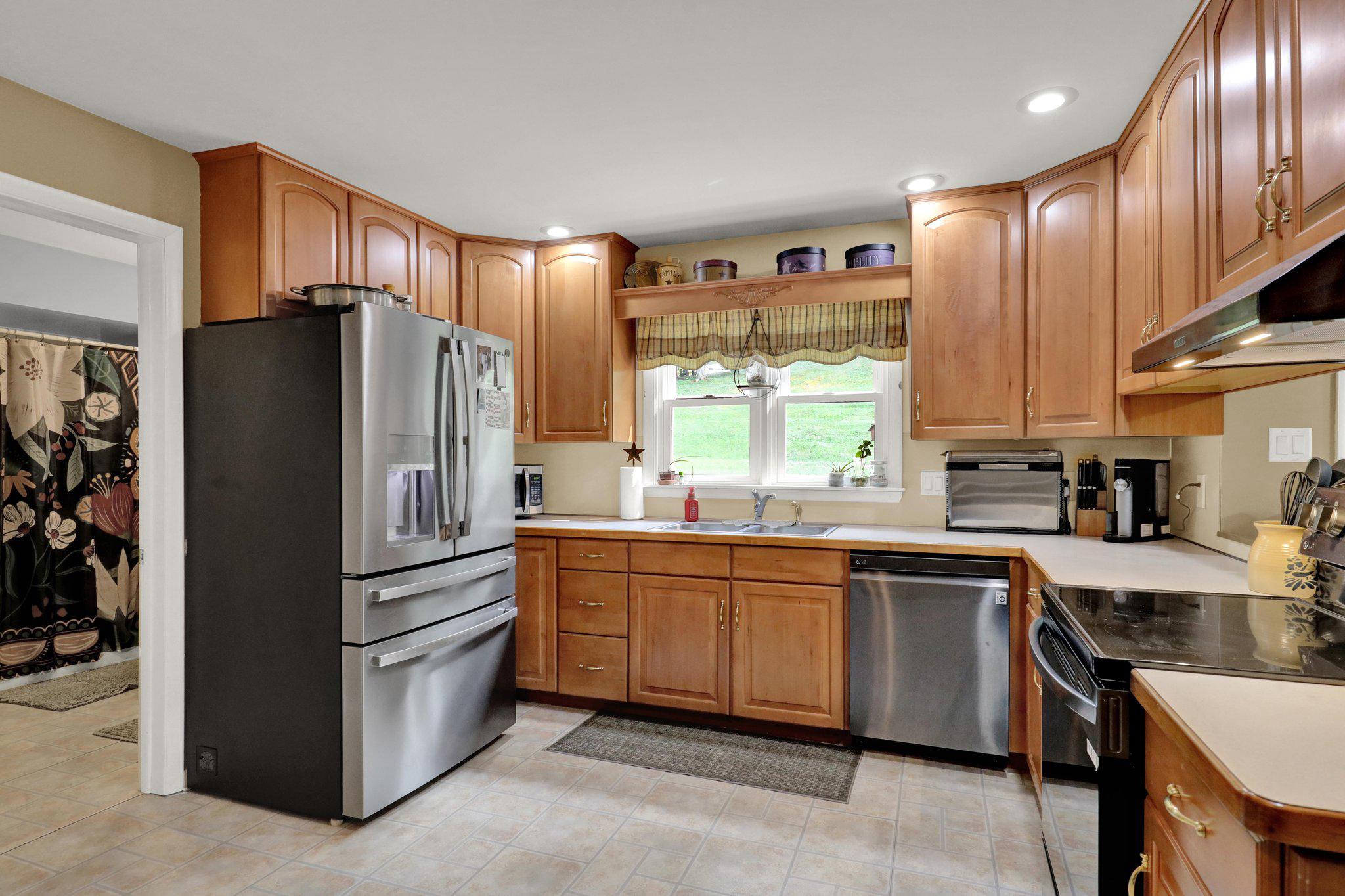 18 Hillside Rd Property Photo 10
