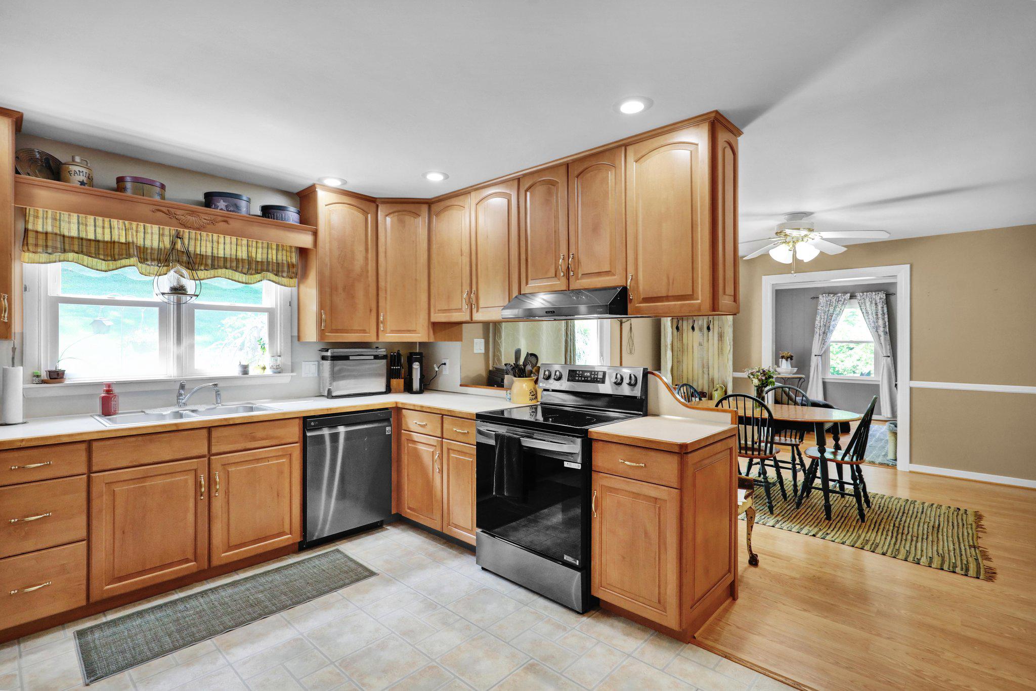 18 Hillside Rd Property Photo 11