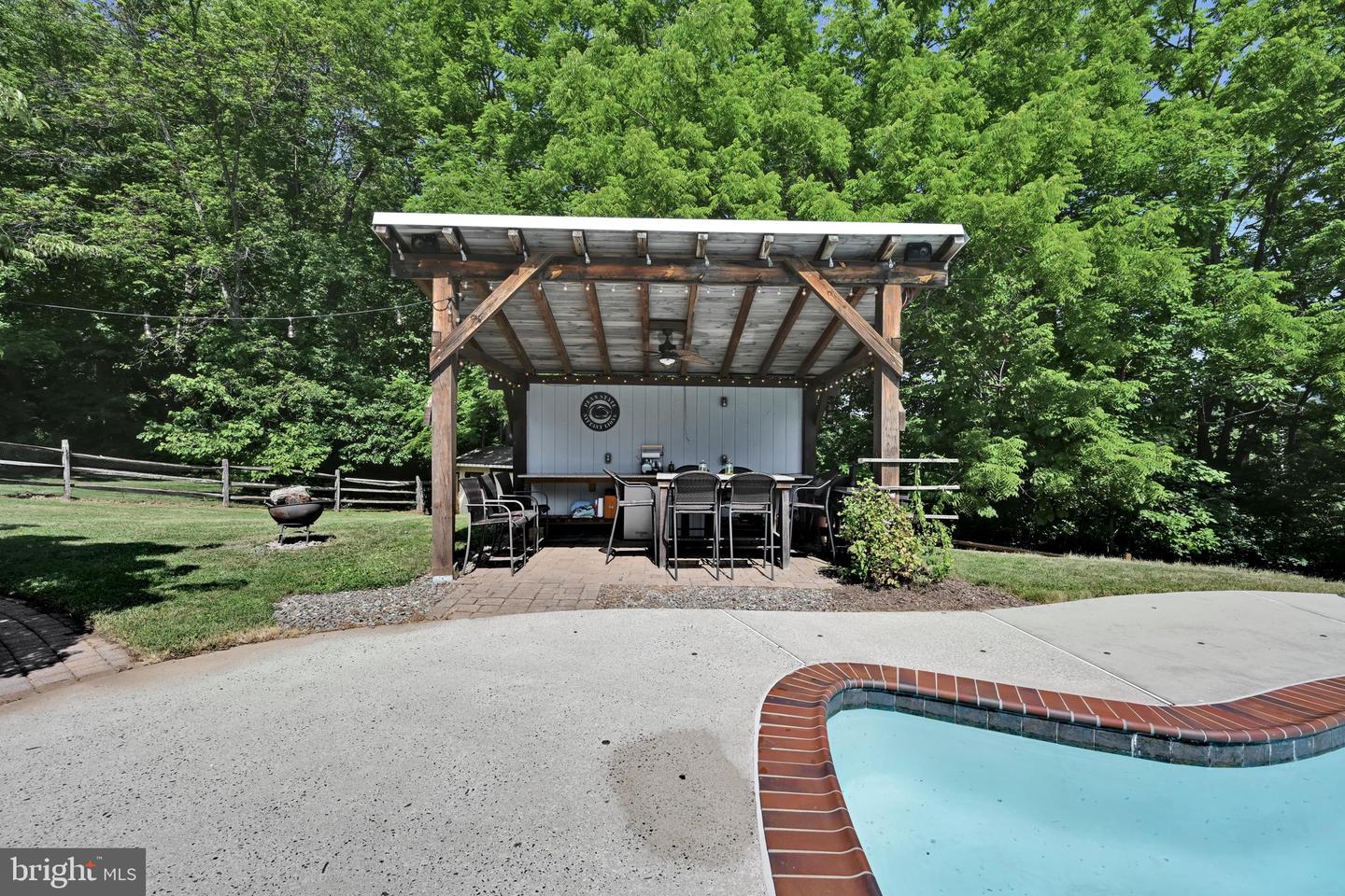 21 Spring Meadow Ln Property Photo 55