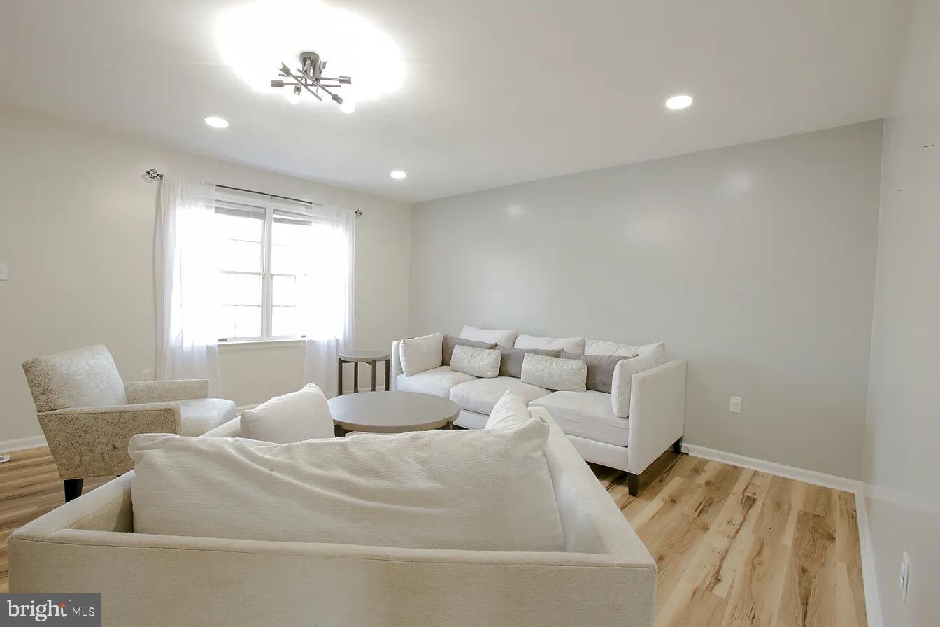 1019 Fredrick Blvd Property Photo 5