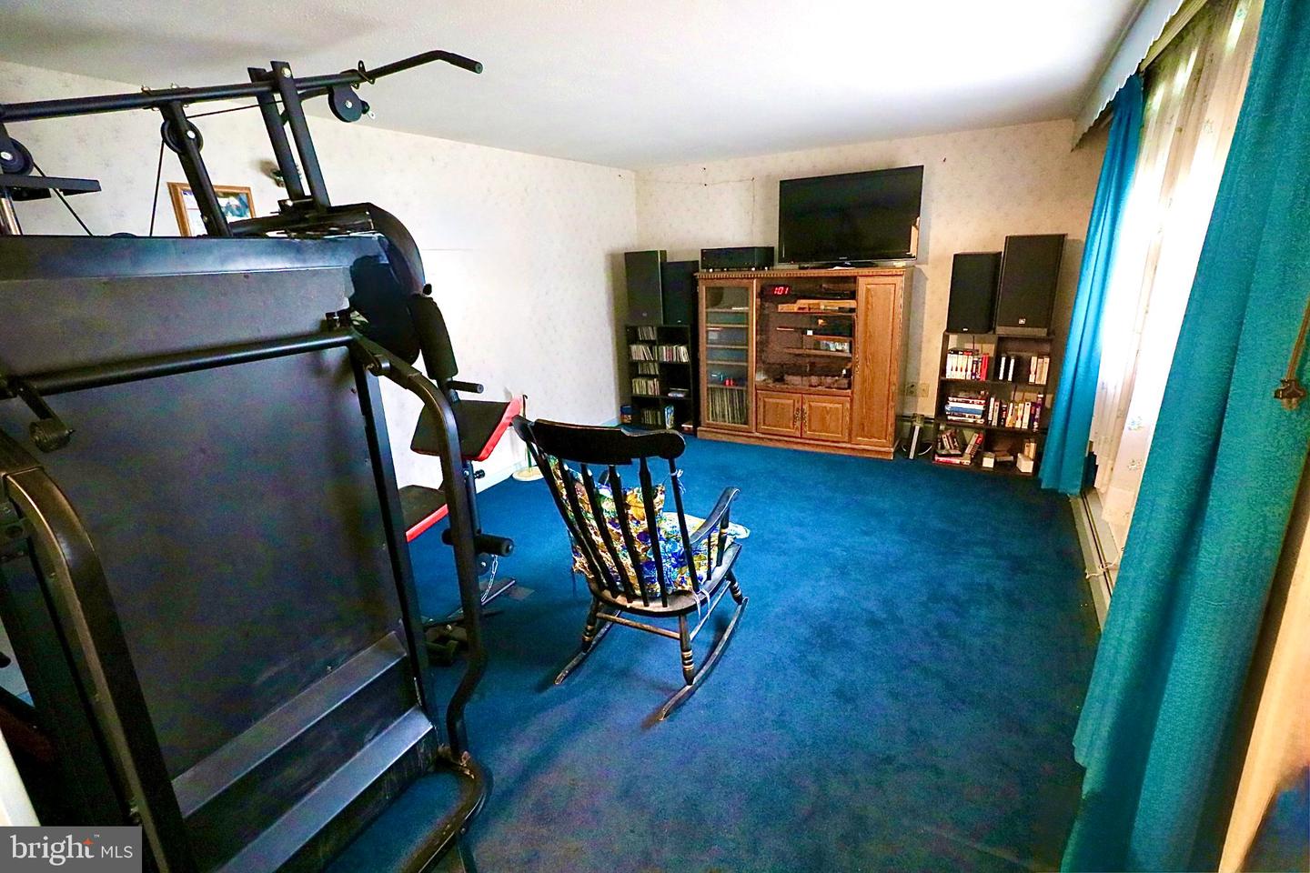 122 Granville Ave Property Photo 24