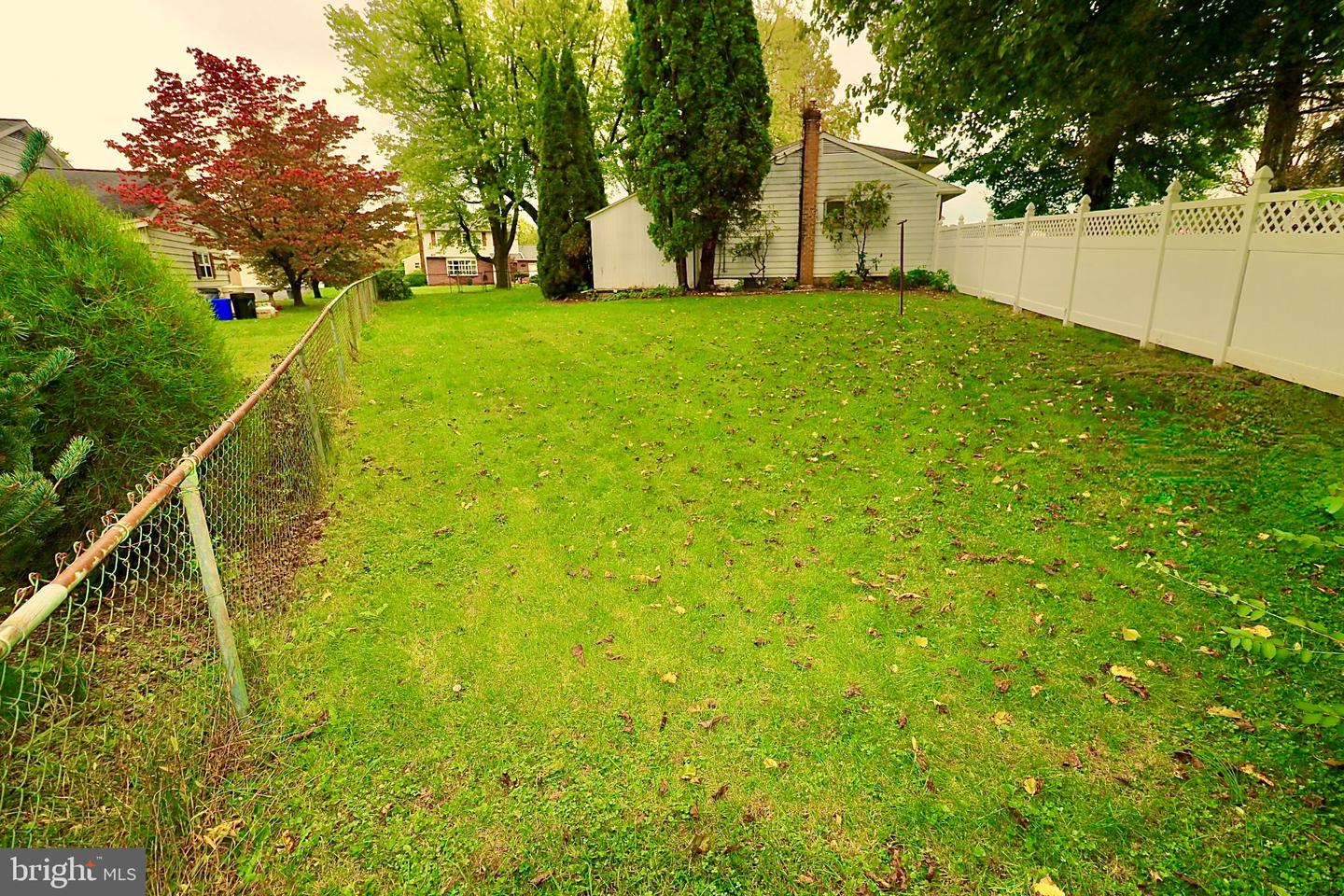 122 Granville Ave Property Photo 45