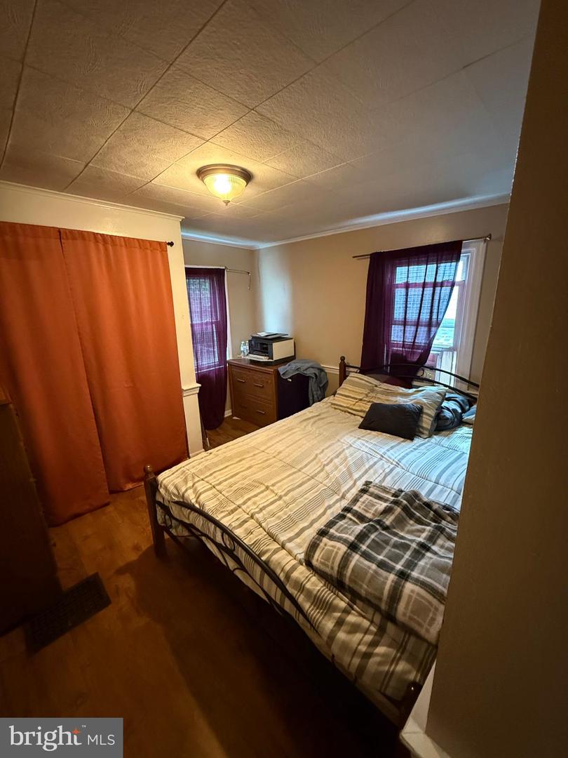 36 Philadelphia Ave Property Photo 6