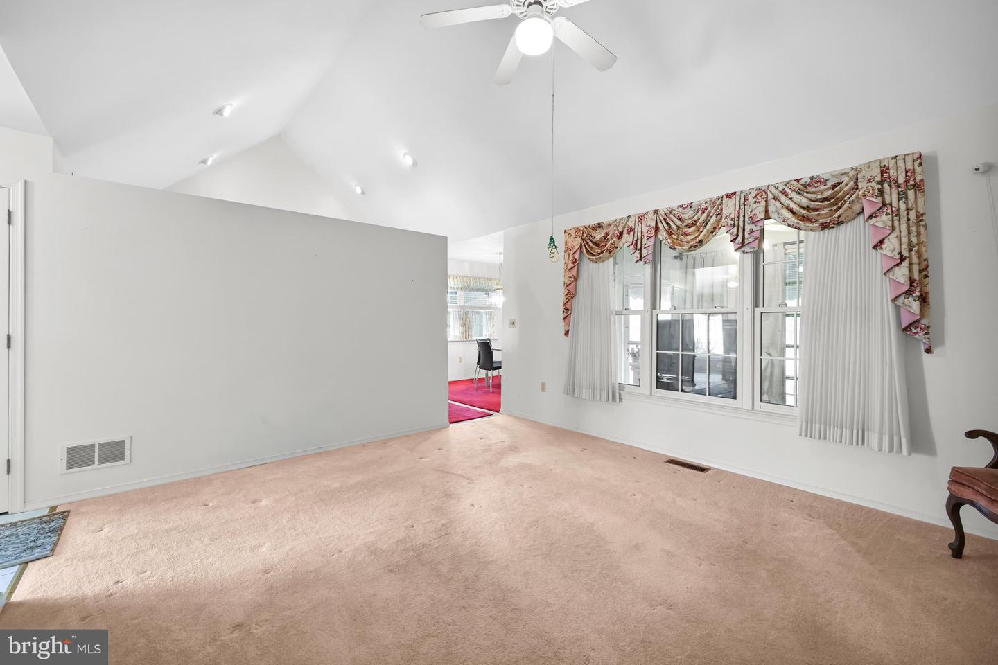 114 Hill Rd Property Photo 8