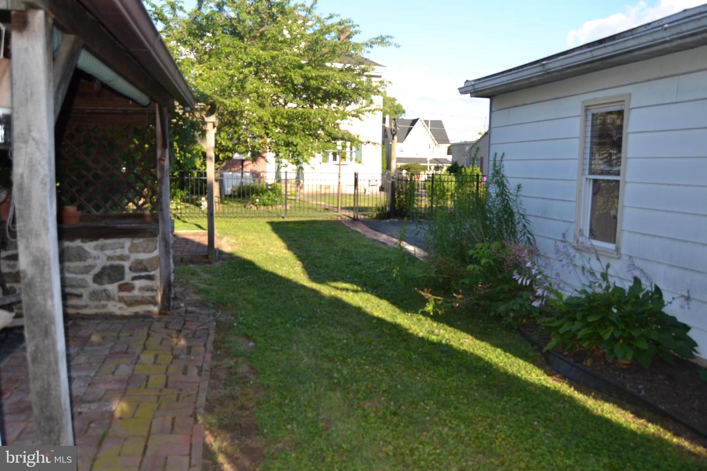 523 Main St Property Photo 11