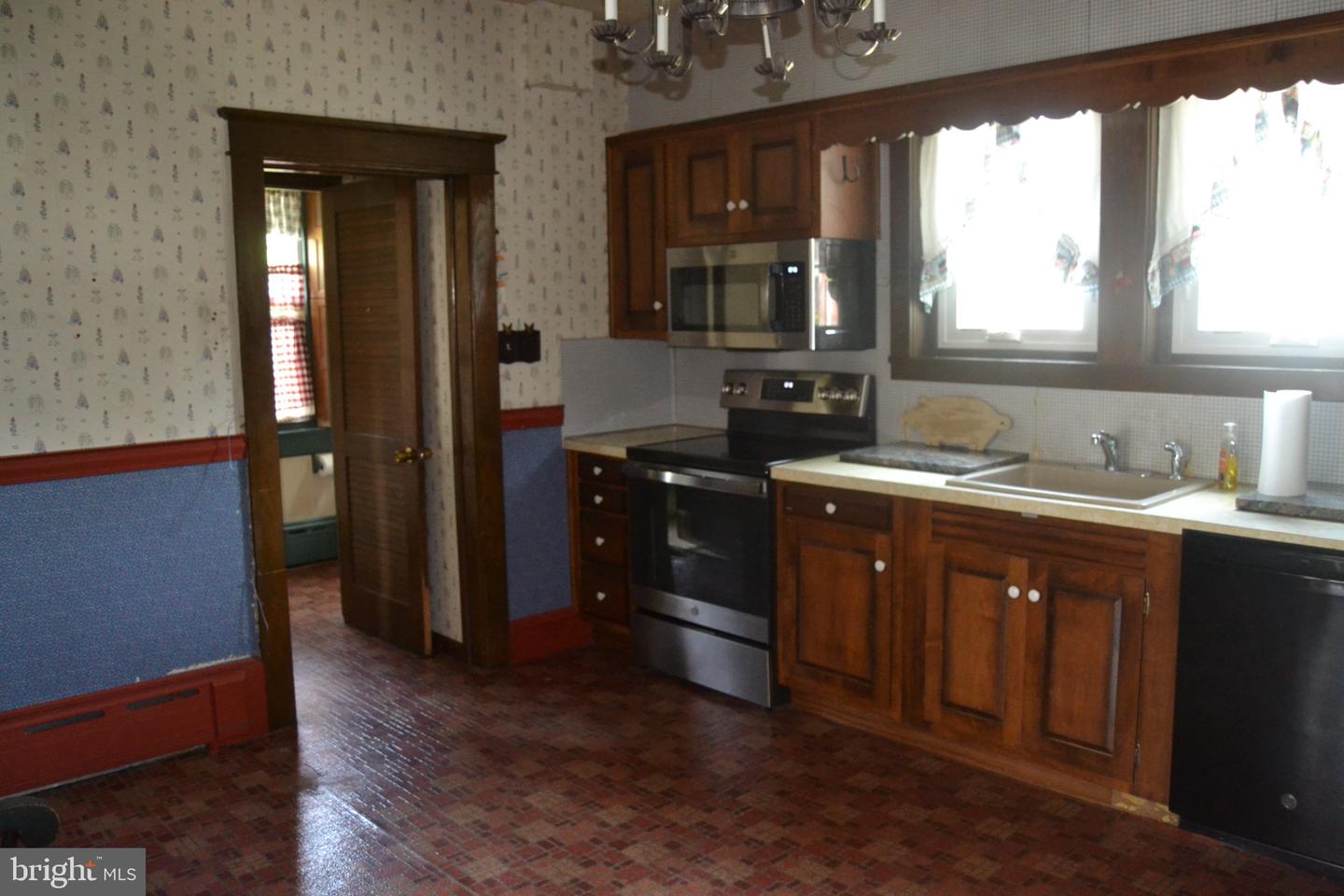 523 Main St Property Photo 15