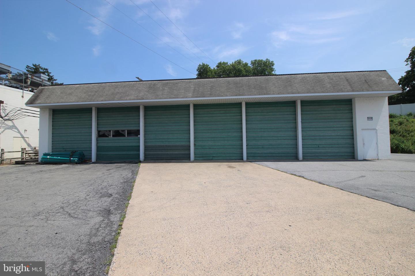 51-75 S Primrose St Property Photo 7