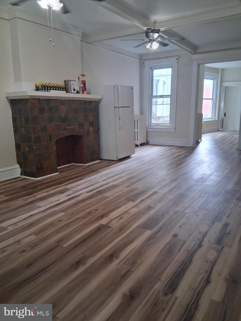 416 Spring St Property Photo 5