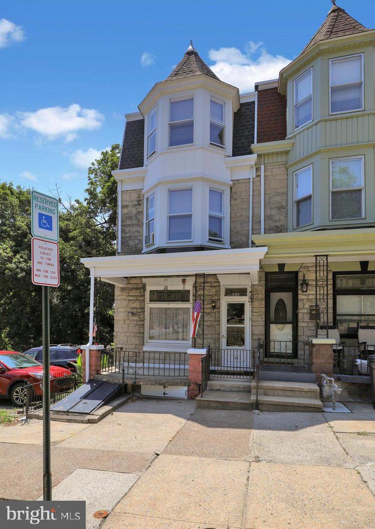 186 Clymer St Property Photo 1