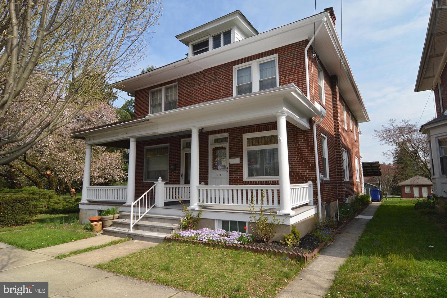 329 W Penn Ave Property Photo 1
