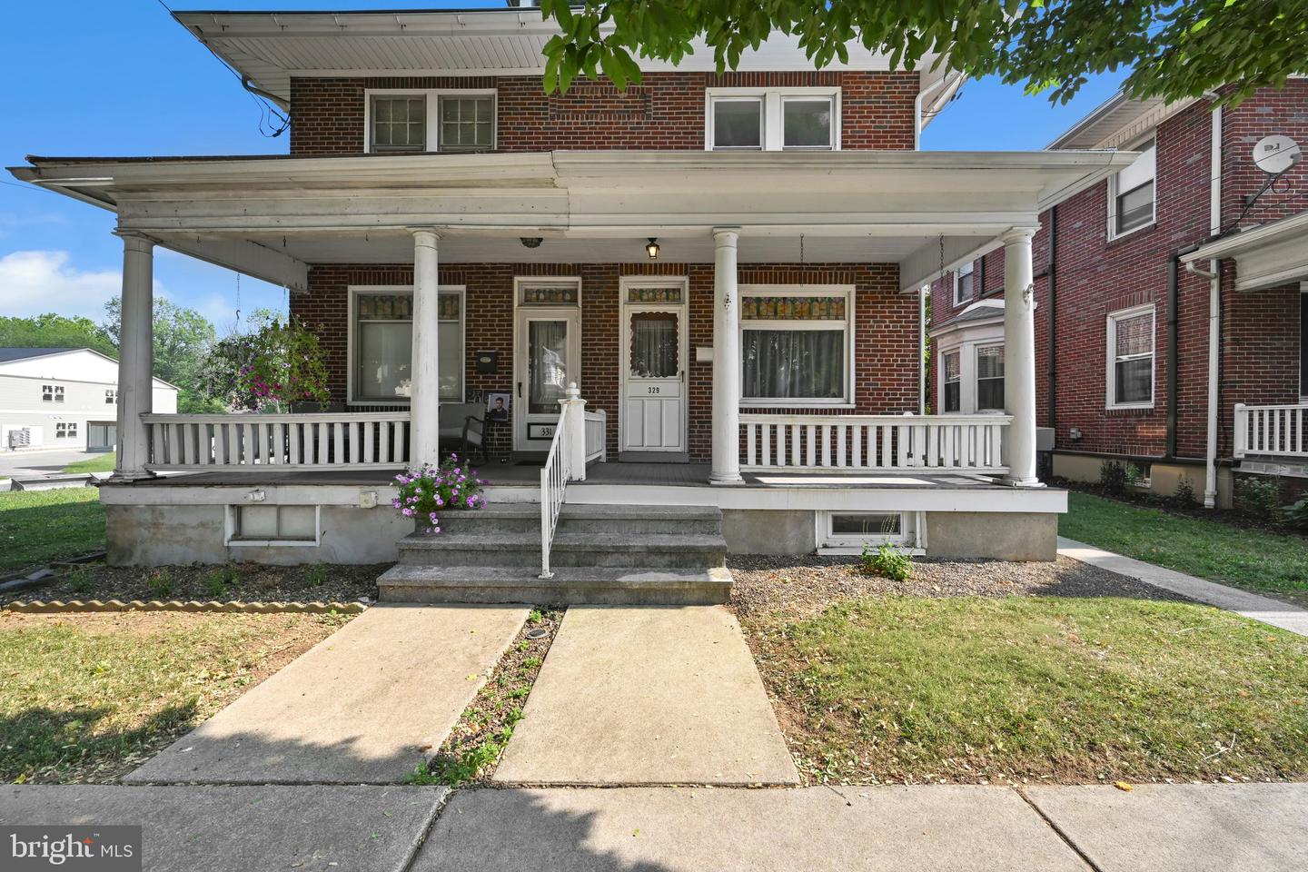 329 W Penn Ave Property Photo 2