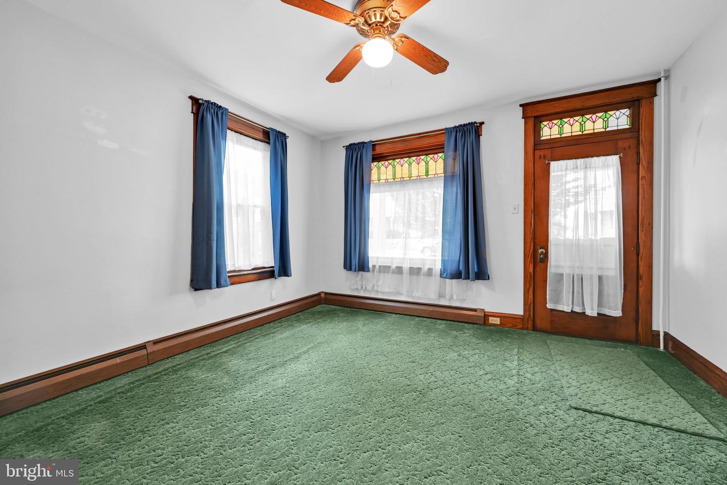 329 W Penn Ave Property Photo 9
