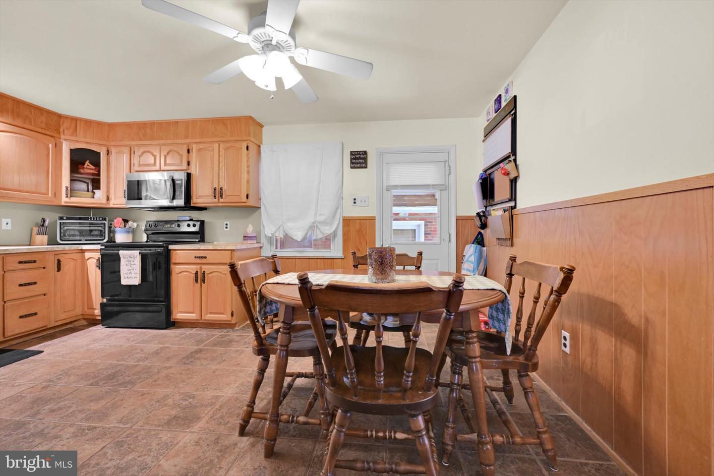 2907 Shillington Rd Property Photo 10
