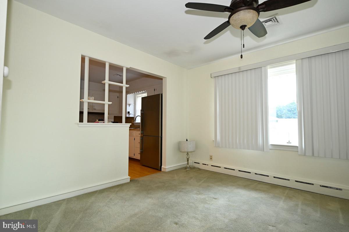 100 W 47th St Property Photo 14