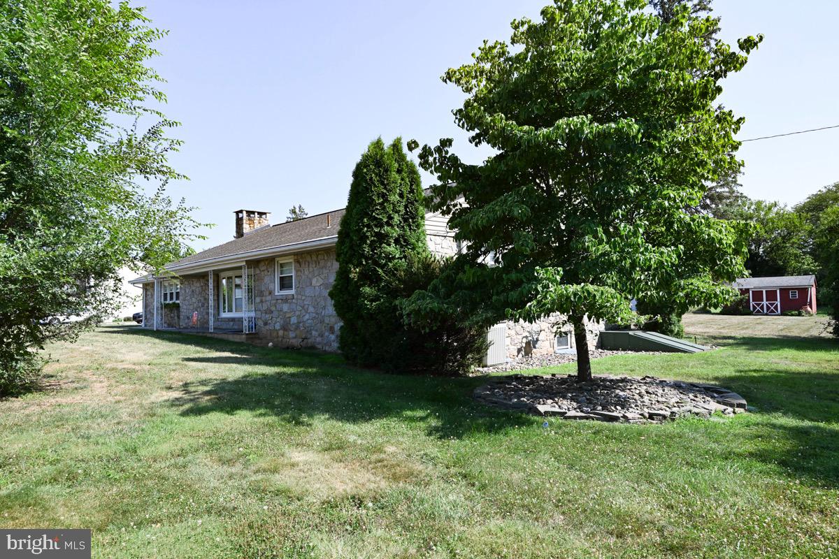 100 W 47th St Property Photo 33