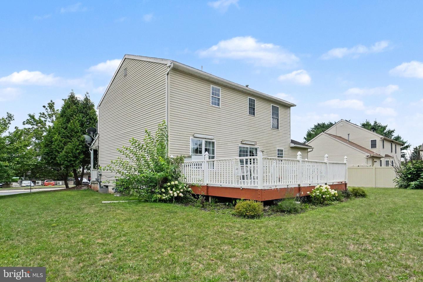 100 W Welsh Dr Property Photo 26