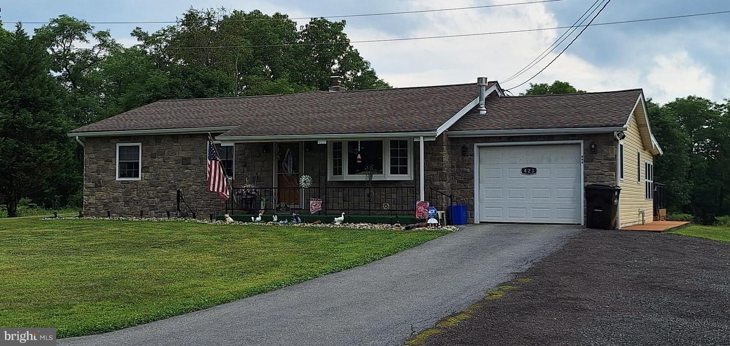 423 S Baumstown Rd Property Photo 1