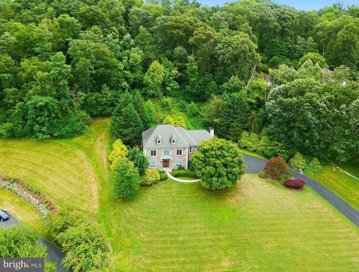 7 Woods Way Property Photo 4