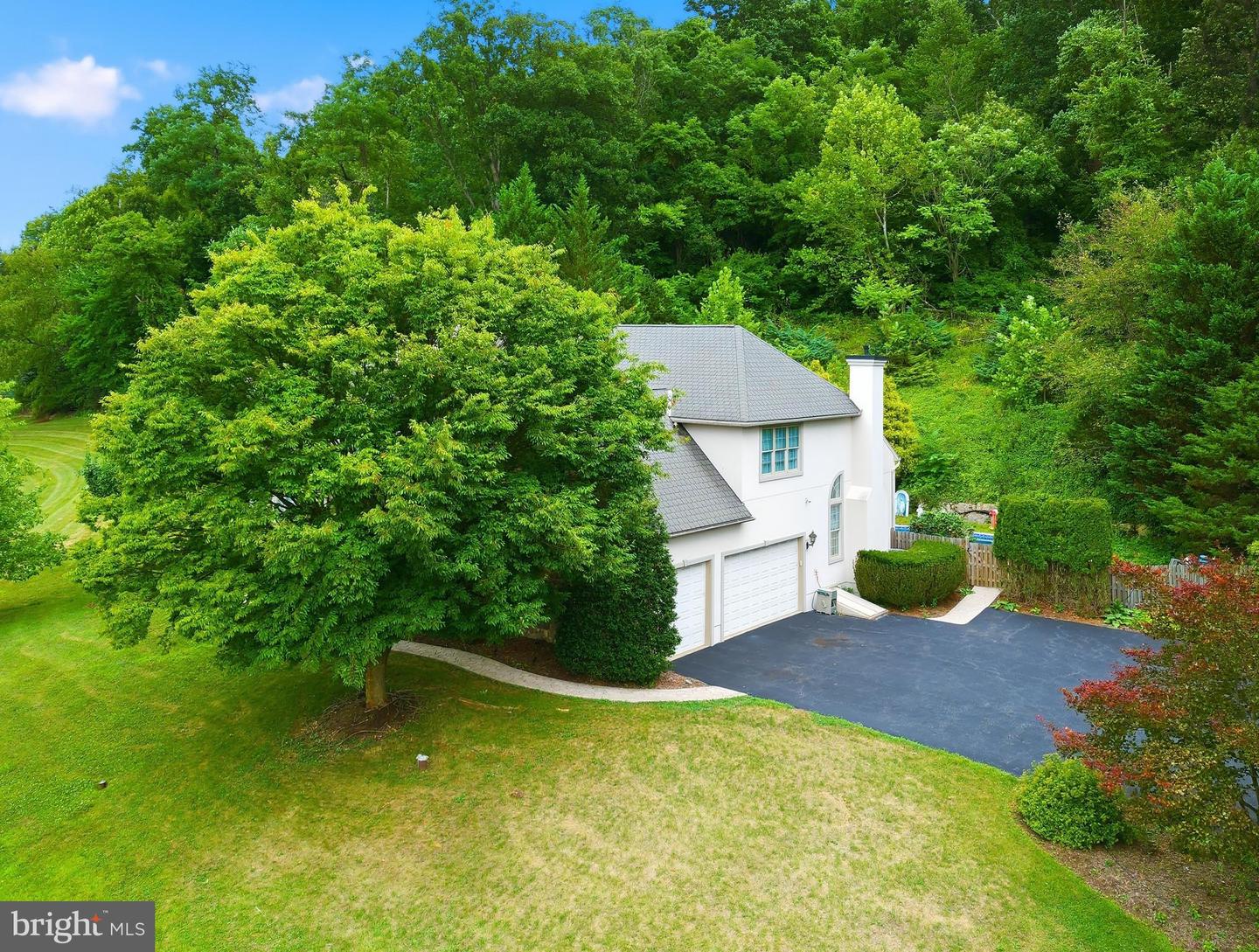 7 Woods Way Property Photo 11