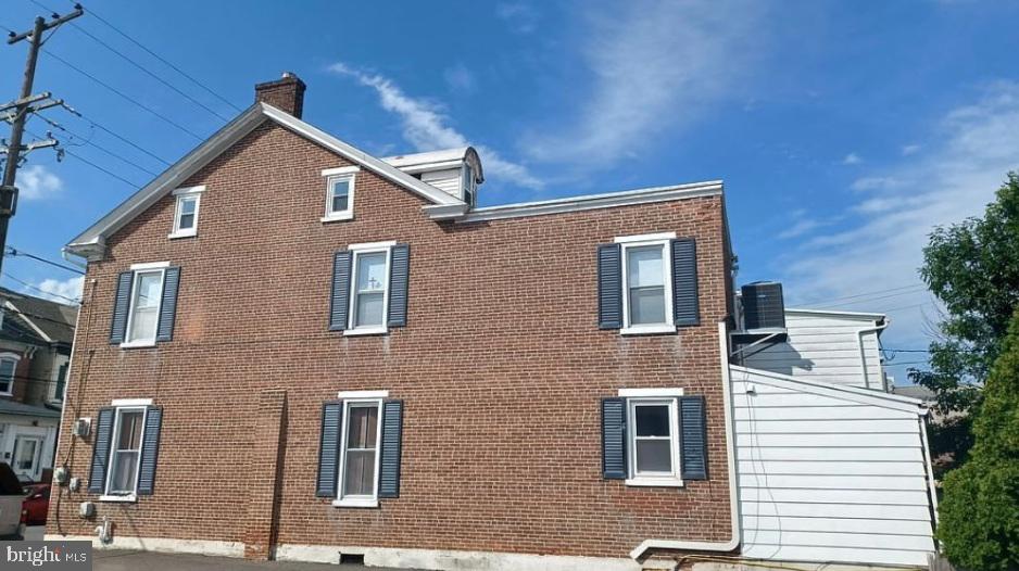 26 S Chestnut St Property Photo 2