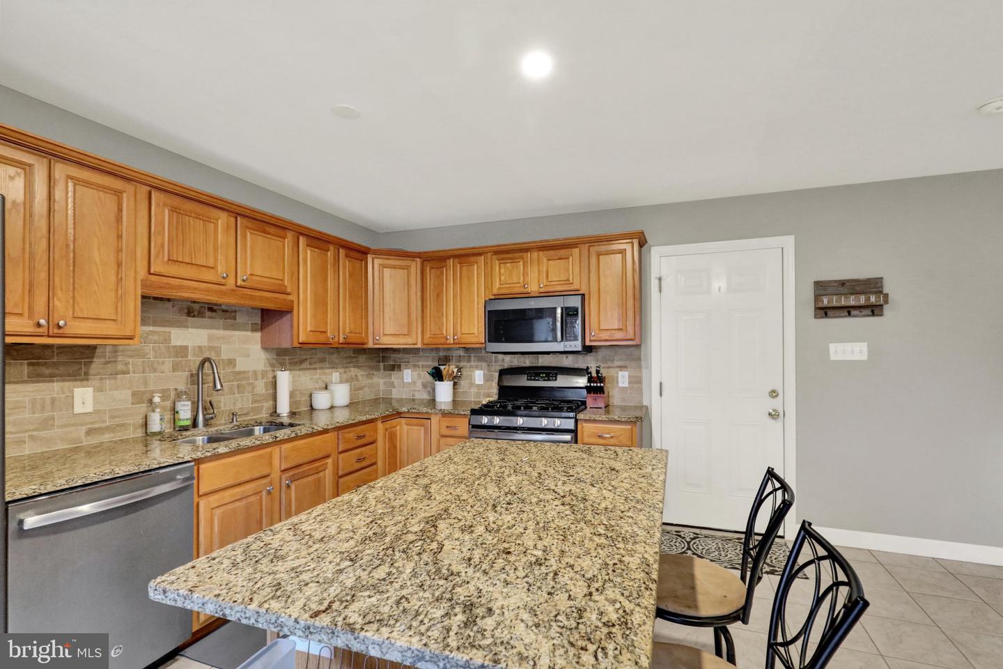 12 Michigan Dr Property Photo 12