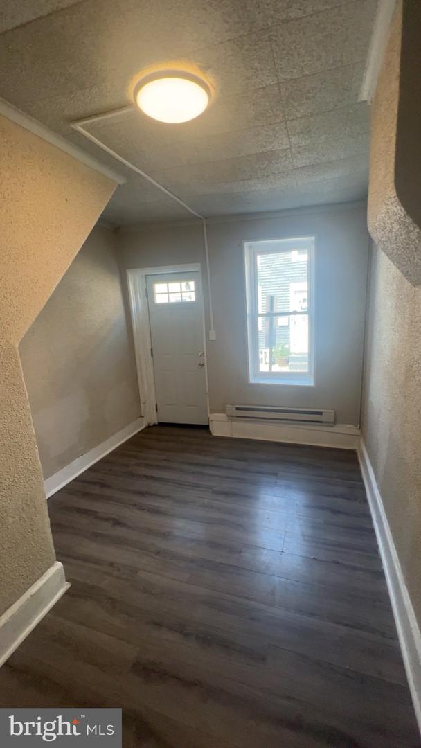 115 Moss St Property Photo 4