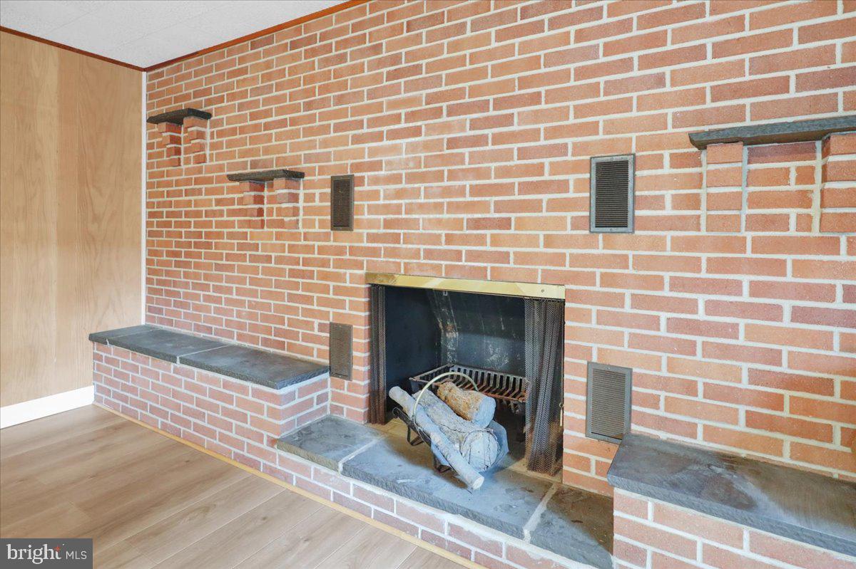 105 Clayton Property Photo 6