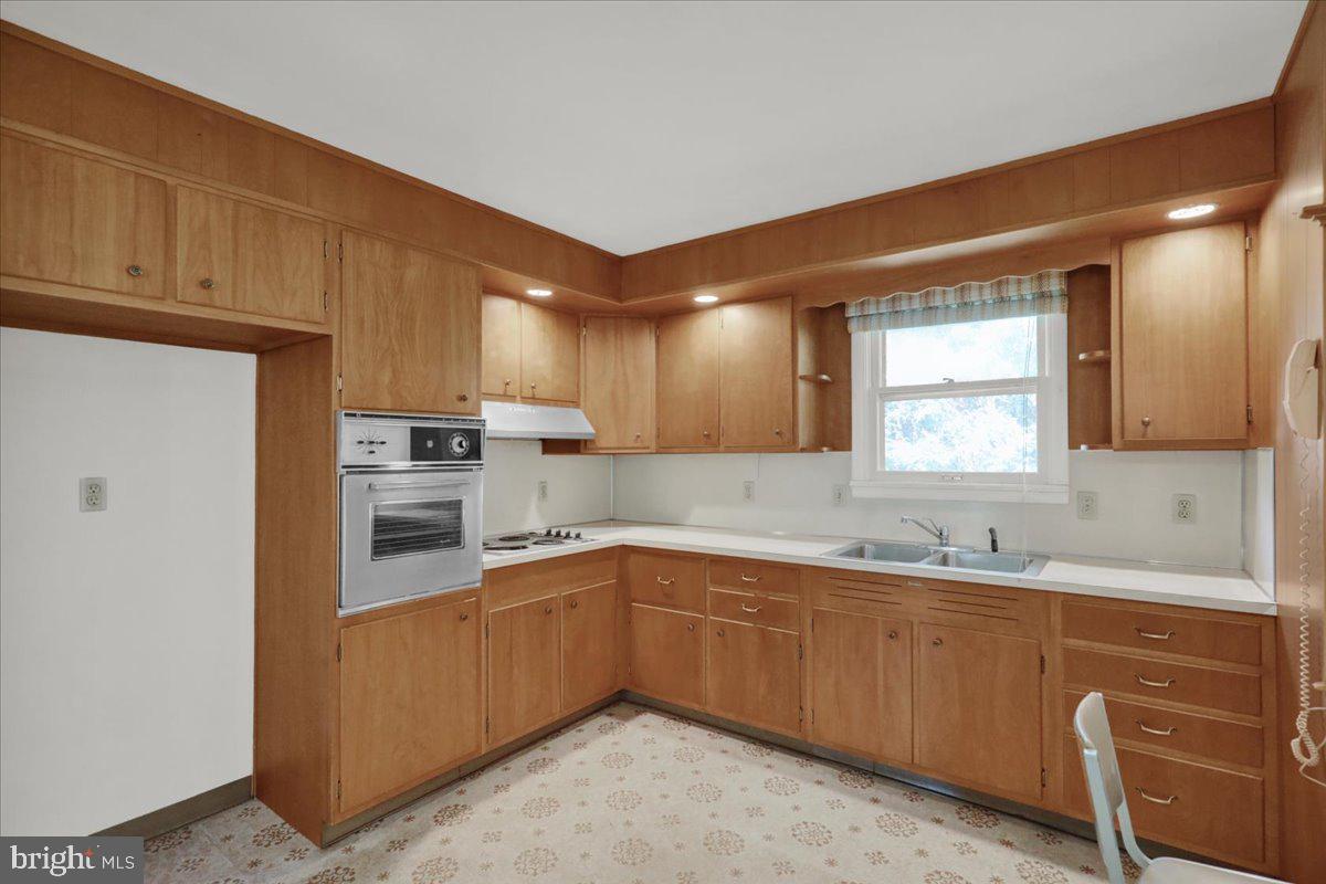 105 Clayton Property Photo 14