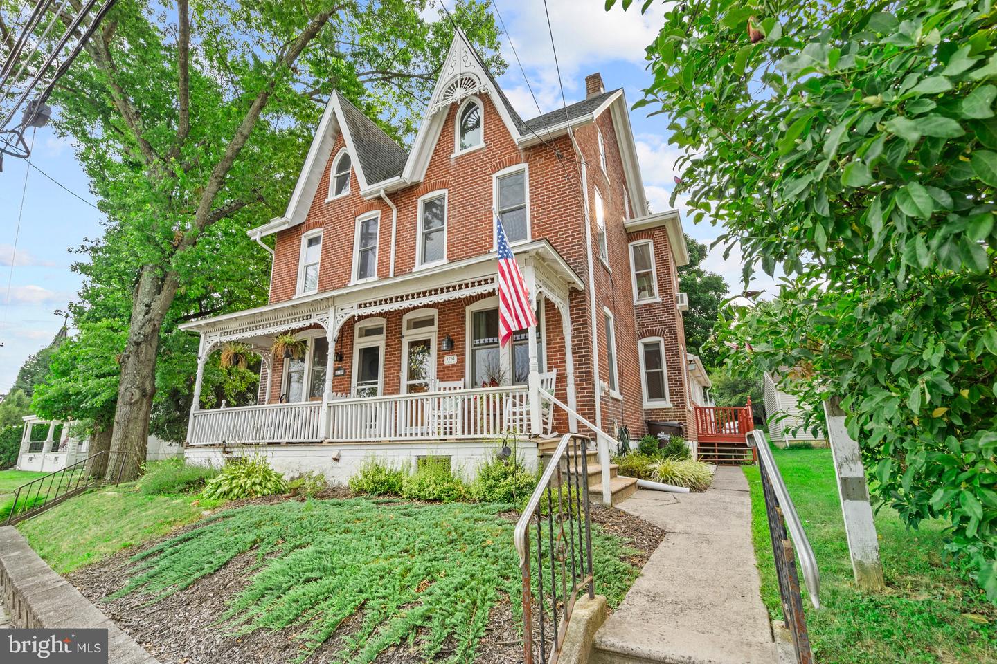 1761 S Main St Property Photo 1