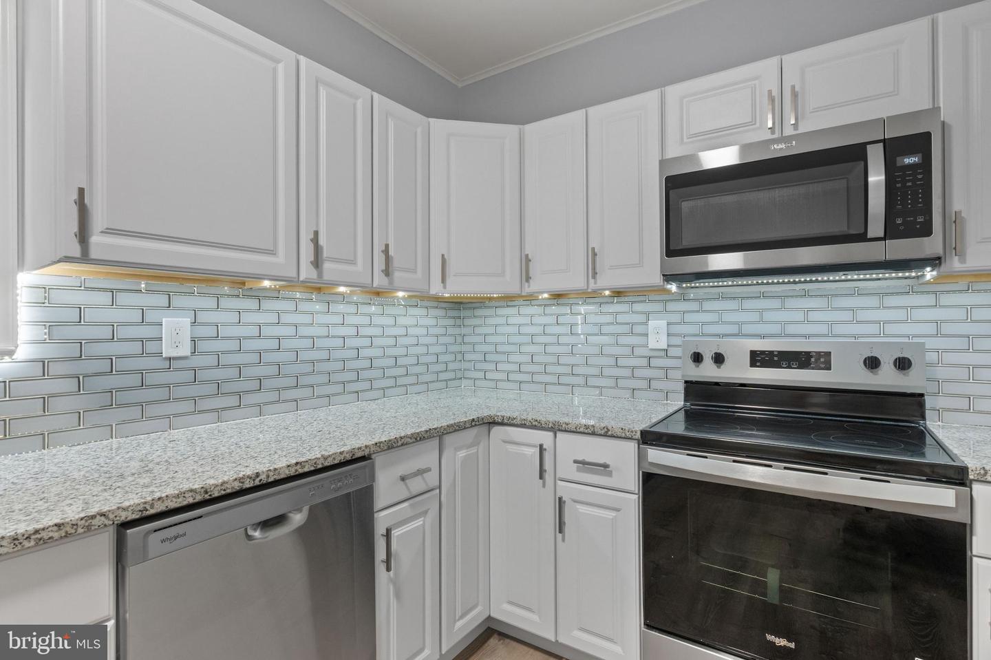 122 Arlington St Property Photo 7