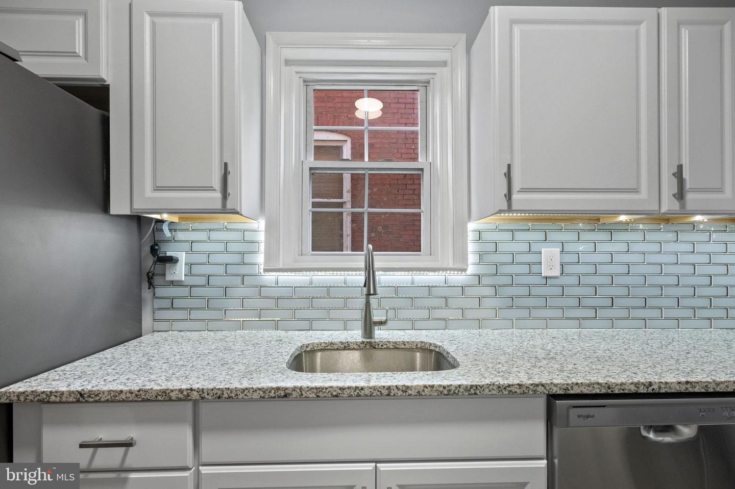 122 Arlington St Property Photo 8