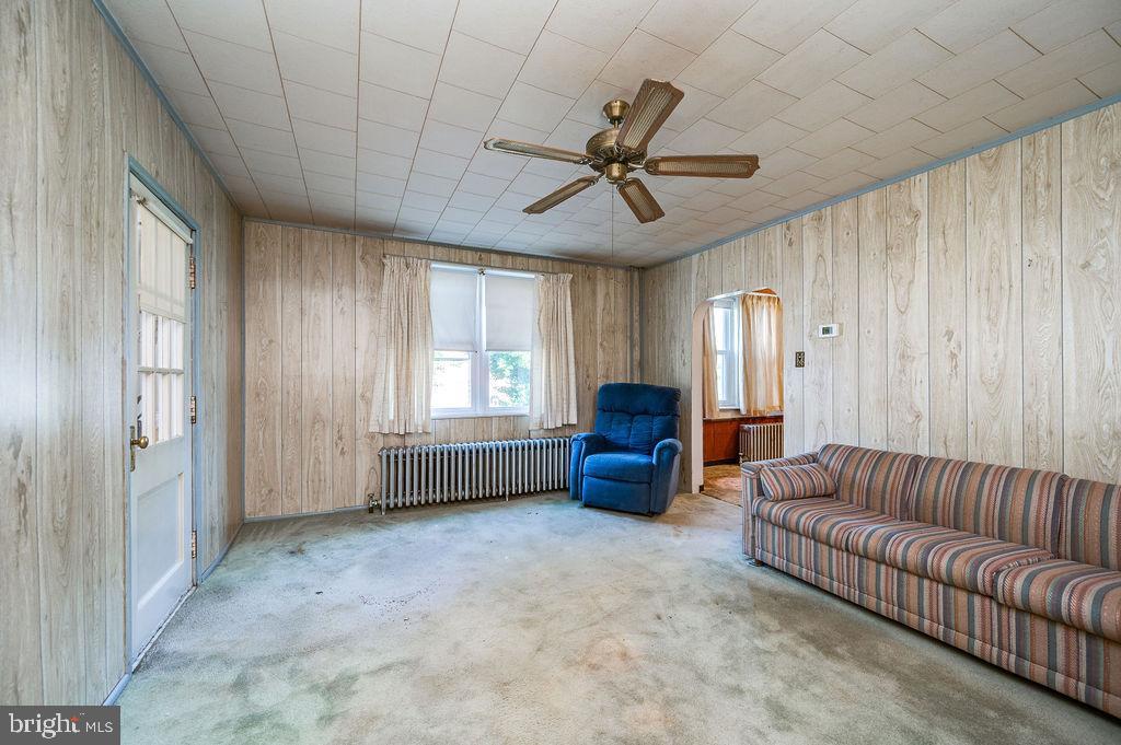 1237 Carbon St Property Photo 7