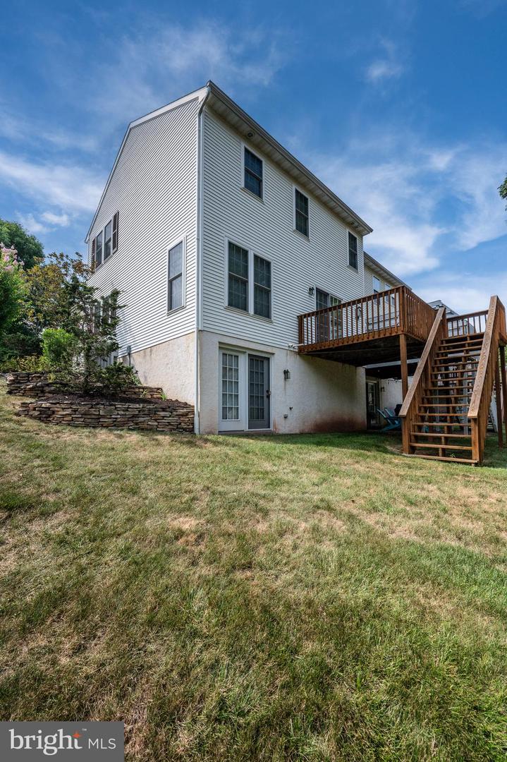 189 Walton Ct Property Photo 9
