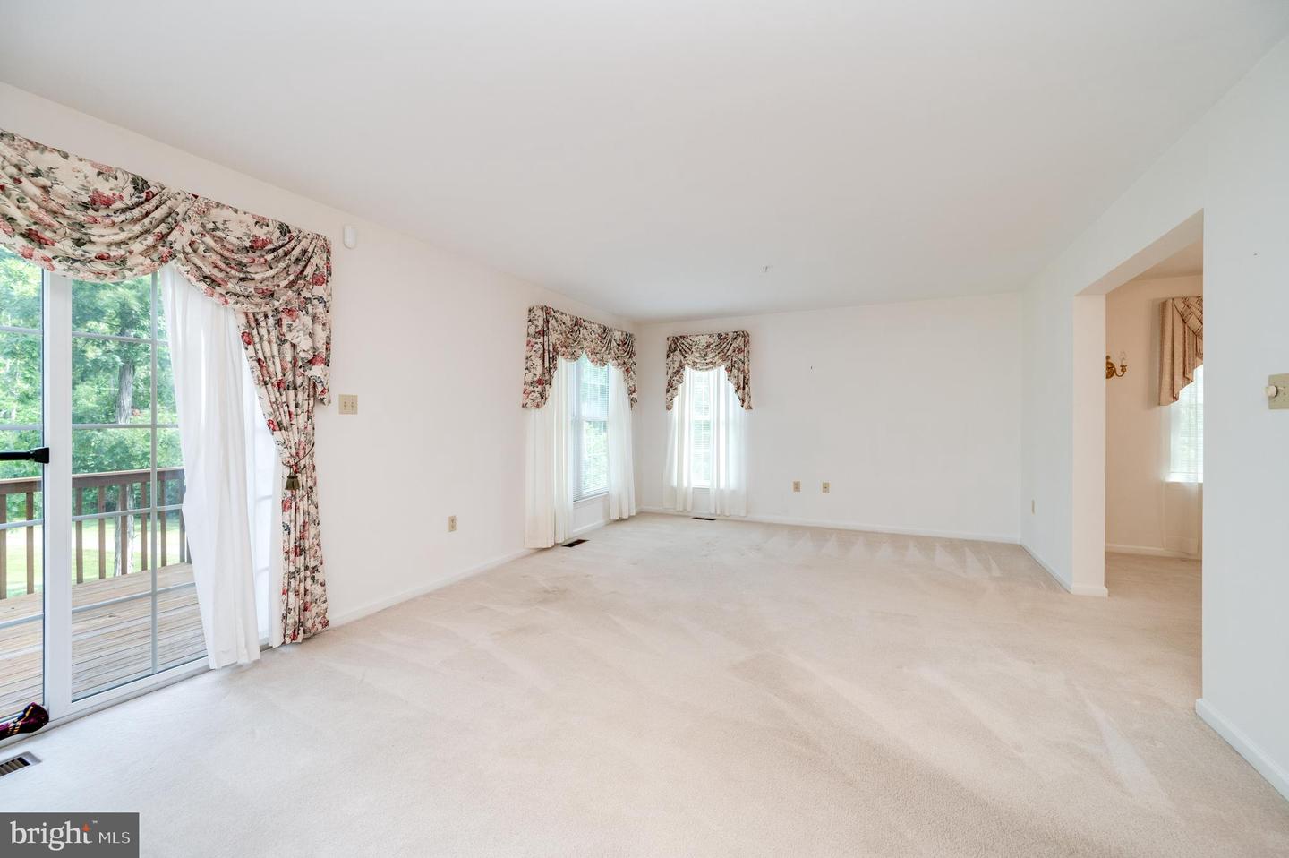 189 Walton Ct Property Photo 24