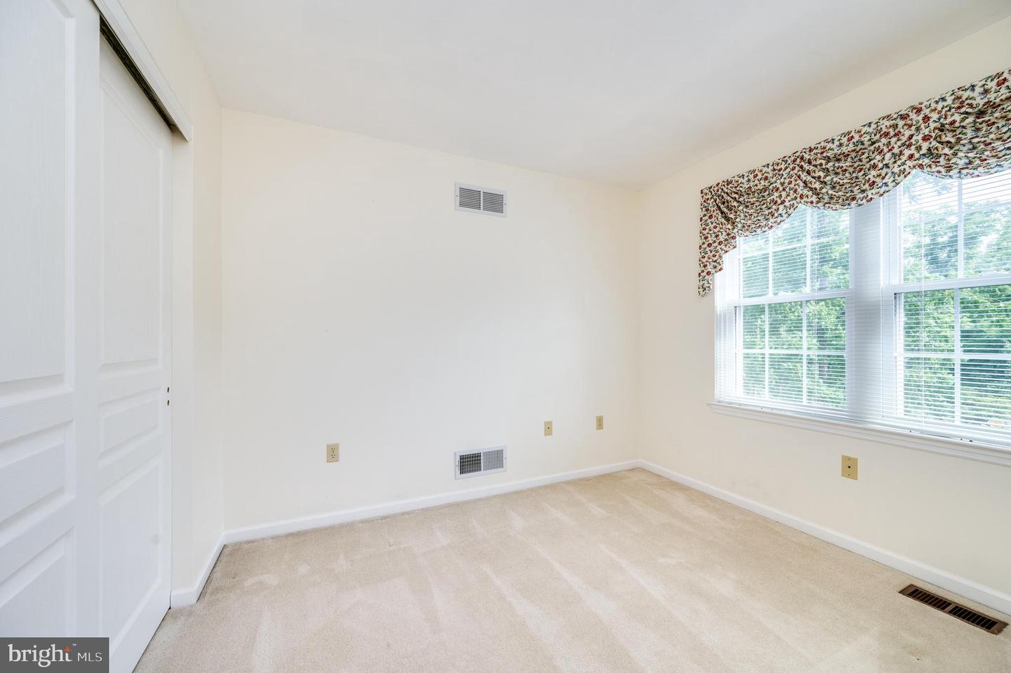 189 Walton Ct Property Photo 35