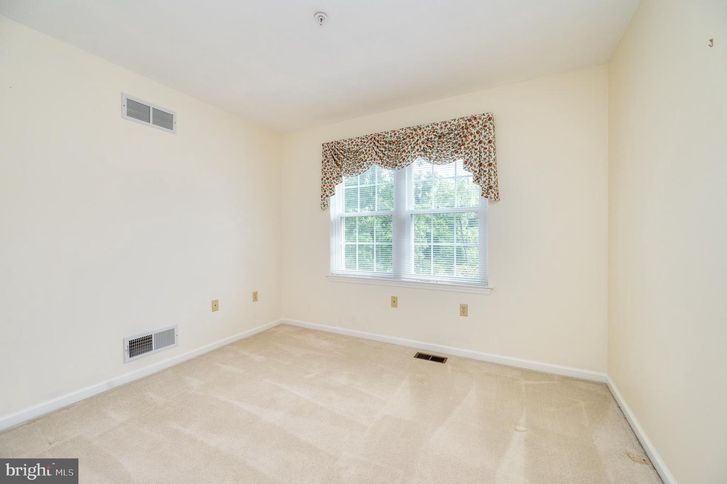 189 Walton Ct Property Photo 36