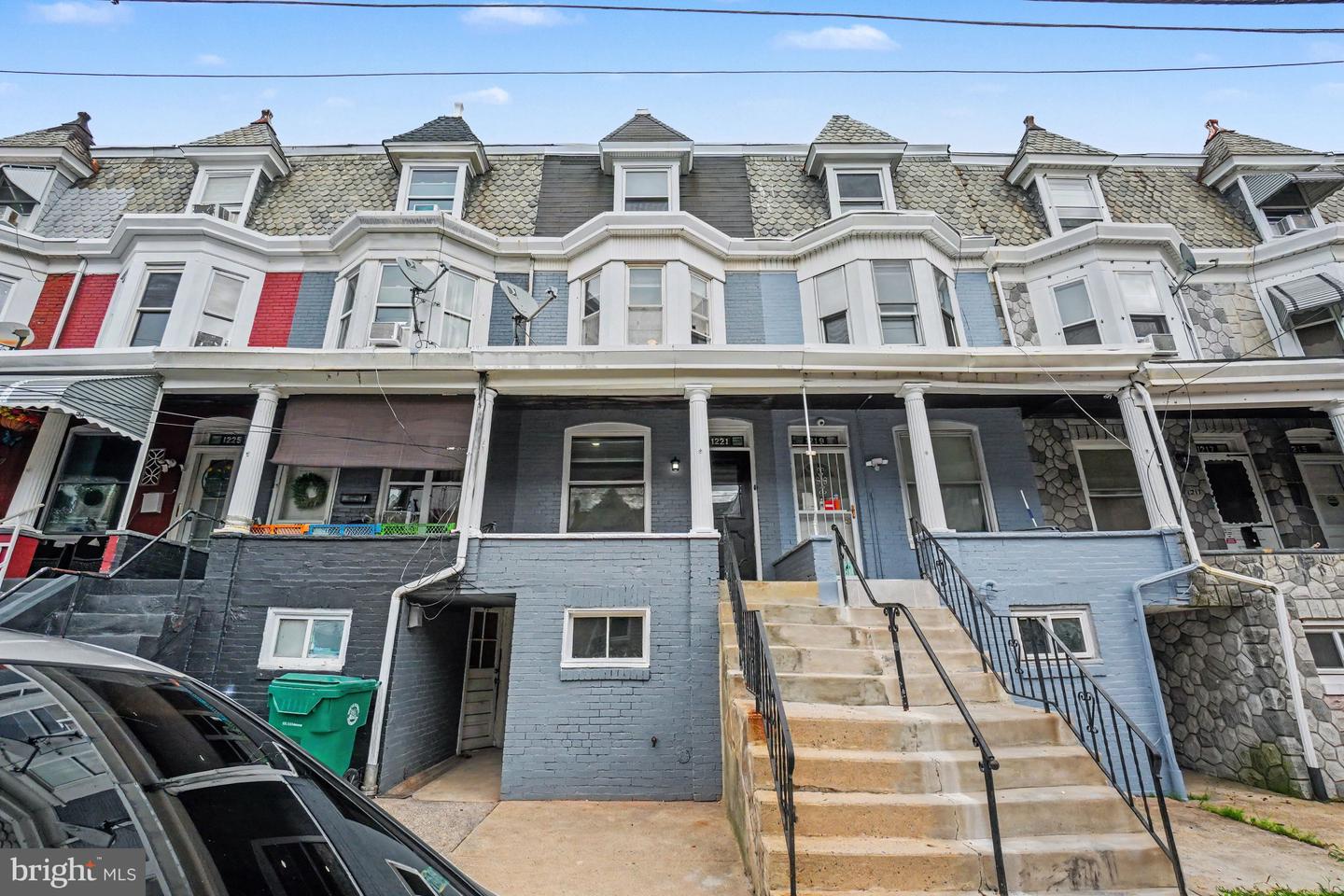 1221 Mulberry St Property Photo 1