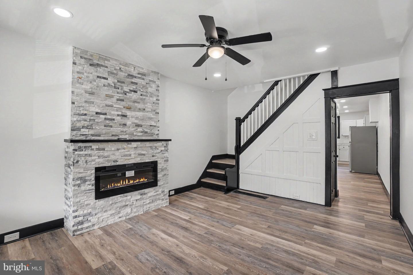 1221 Mulberry St Property Photo 3
