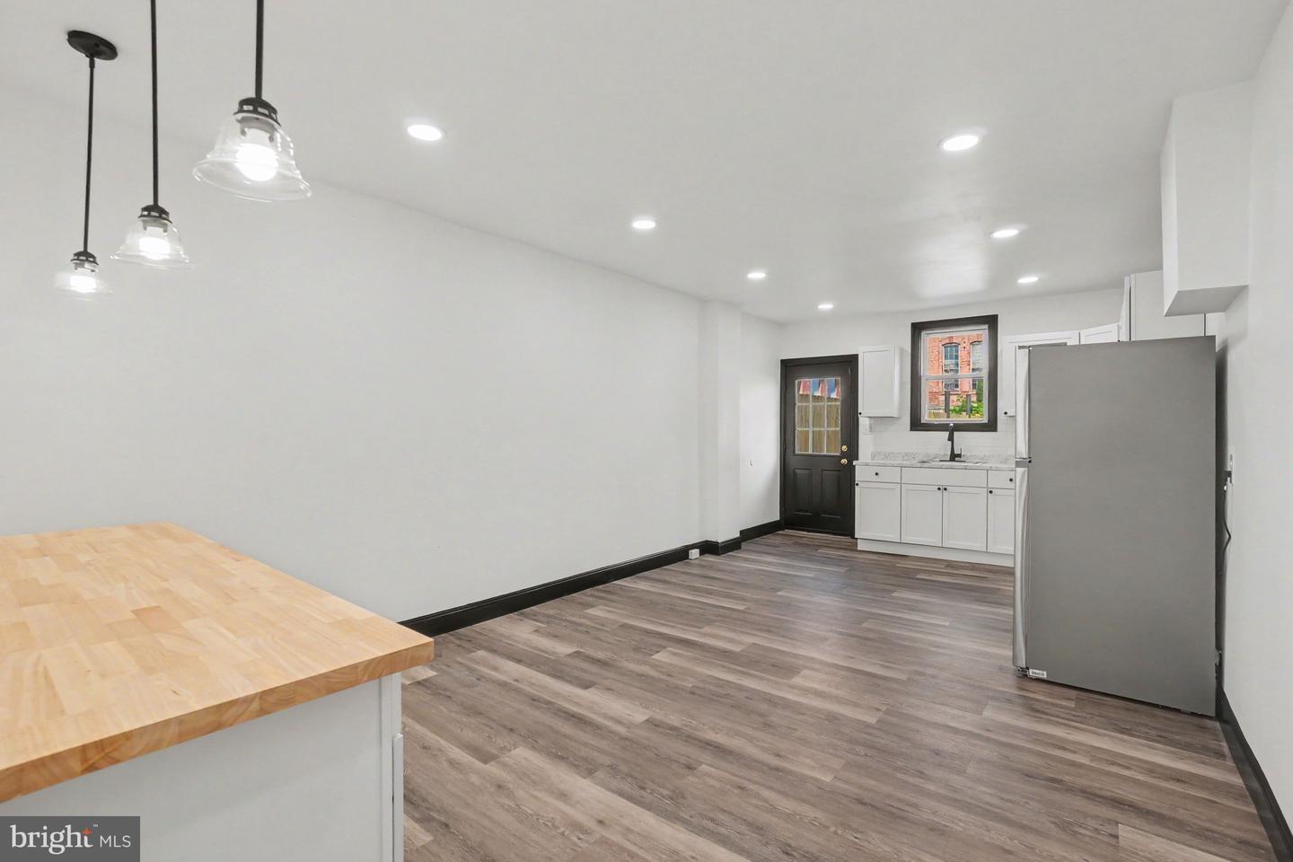 1221 Mulberry St Property Photo 8
