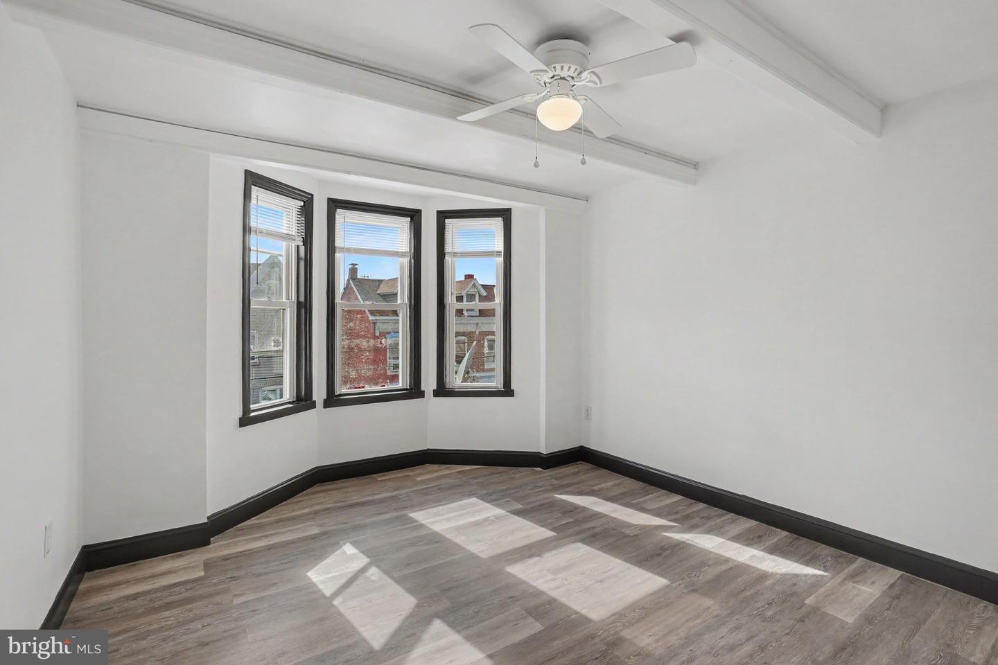 1221 Mulberry St Property Photo 9