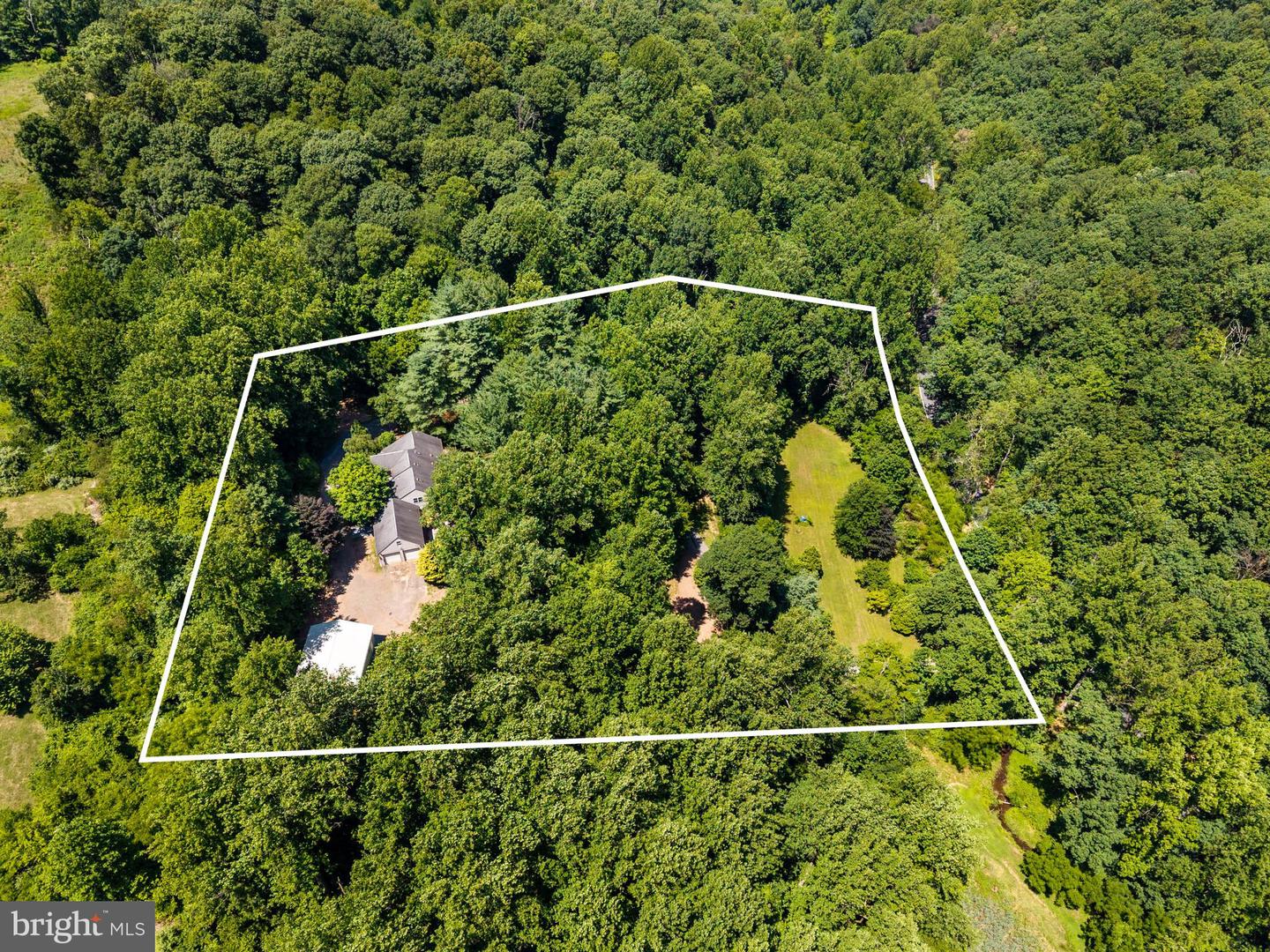 1111 Wyomissing Rd Property Photo 2