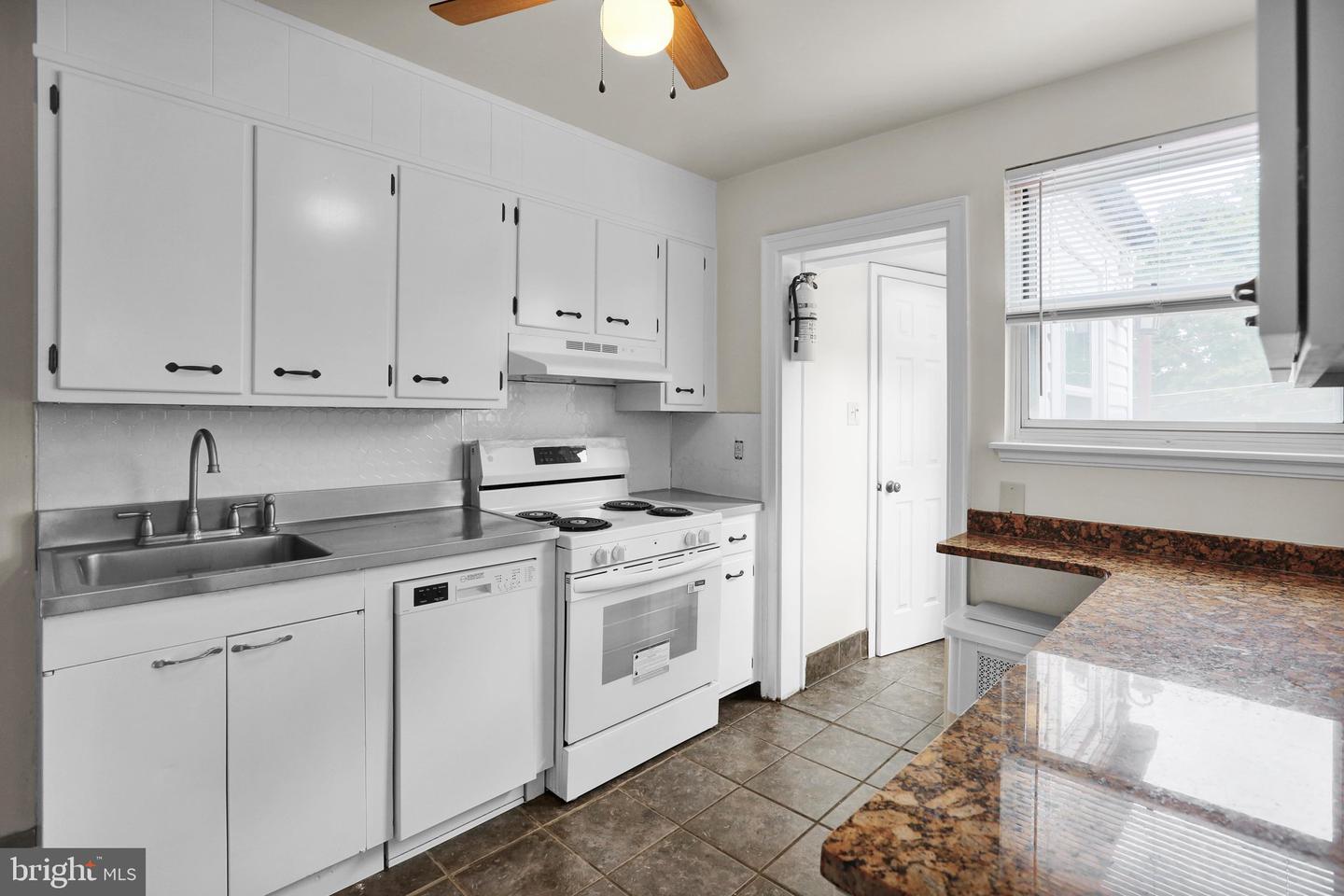 13 Endlich Ave Property Photo 11