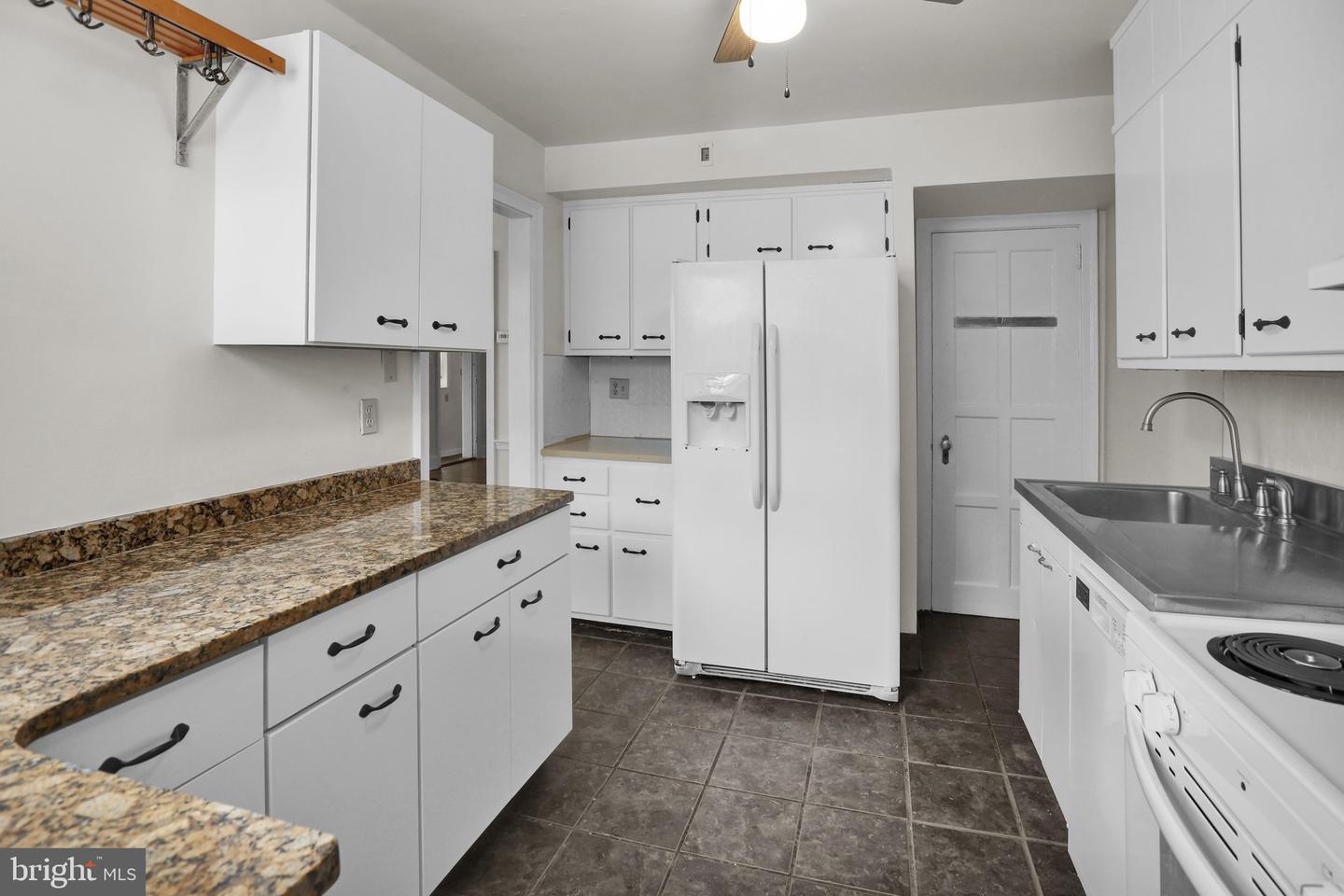 13 Endlich Ave Property Photo 12