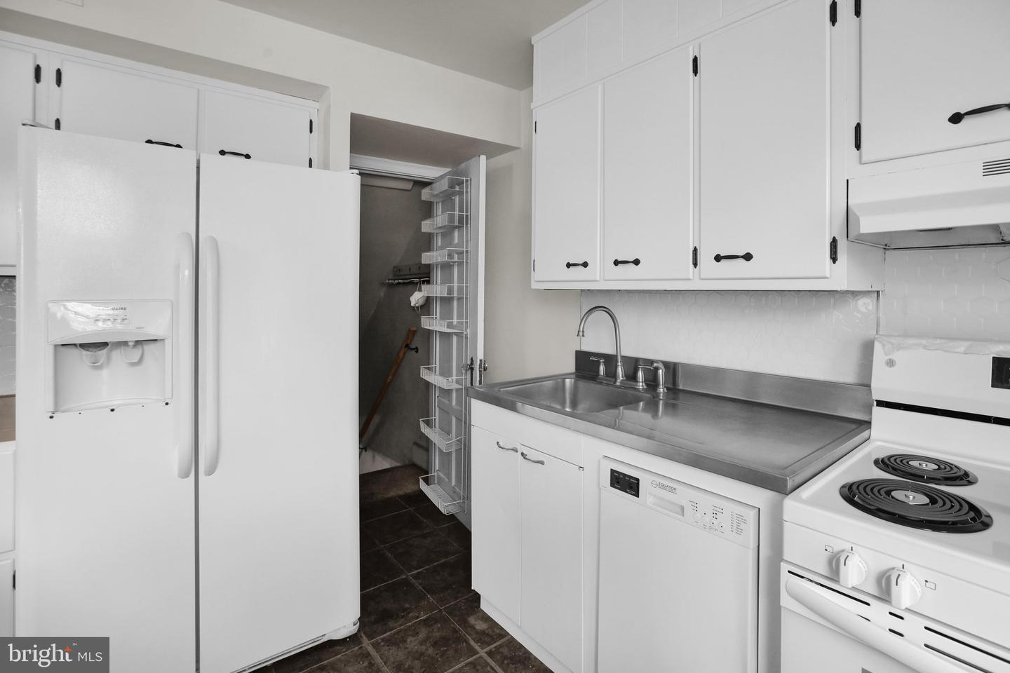 13 Endlich Ave Property Photo 13