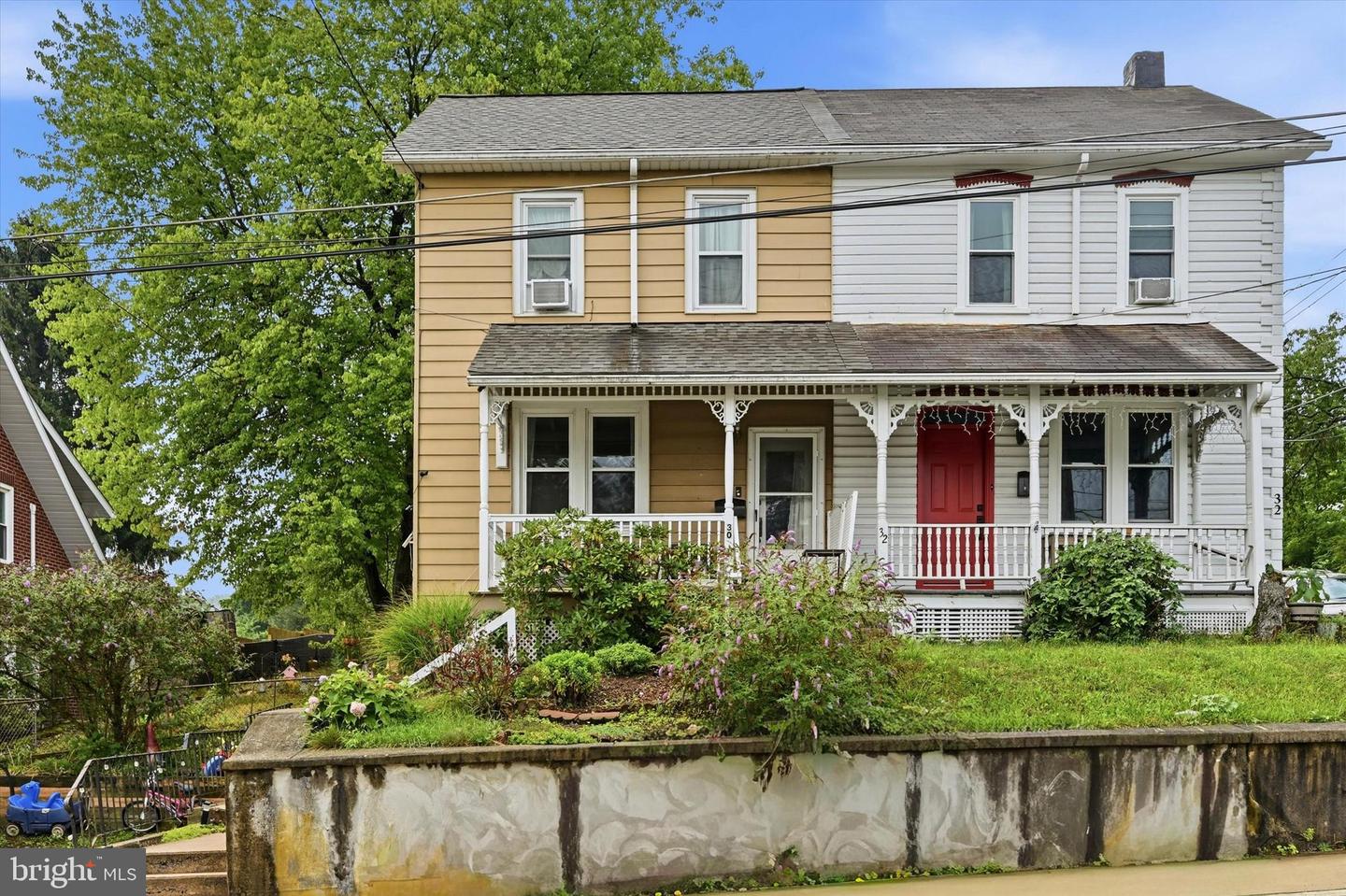 30 Walnut St Property Photo 1