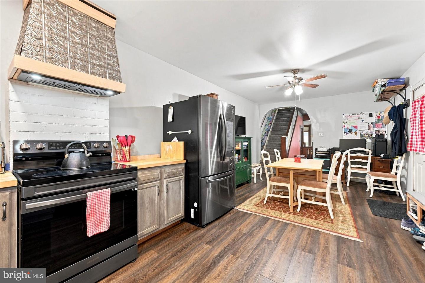 30 Walnut St Property Photo 9
