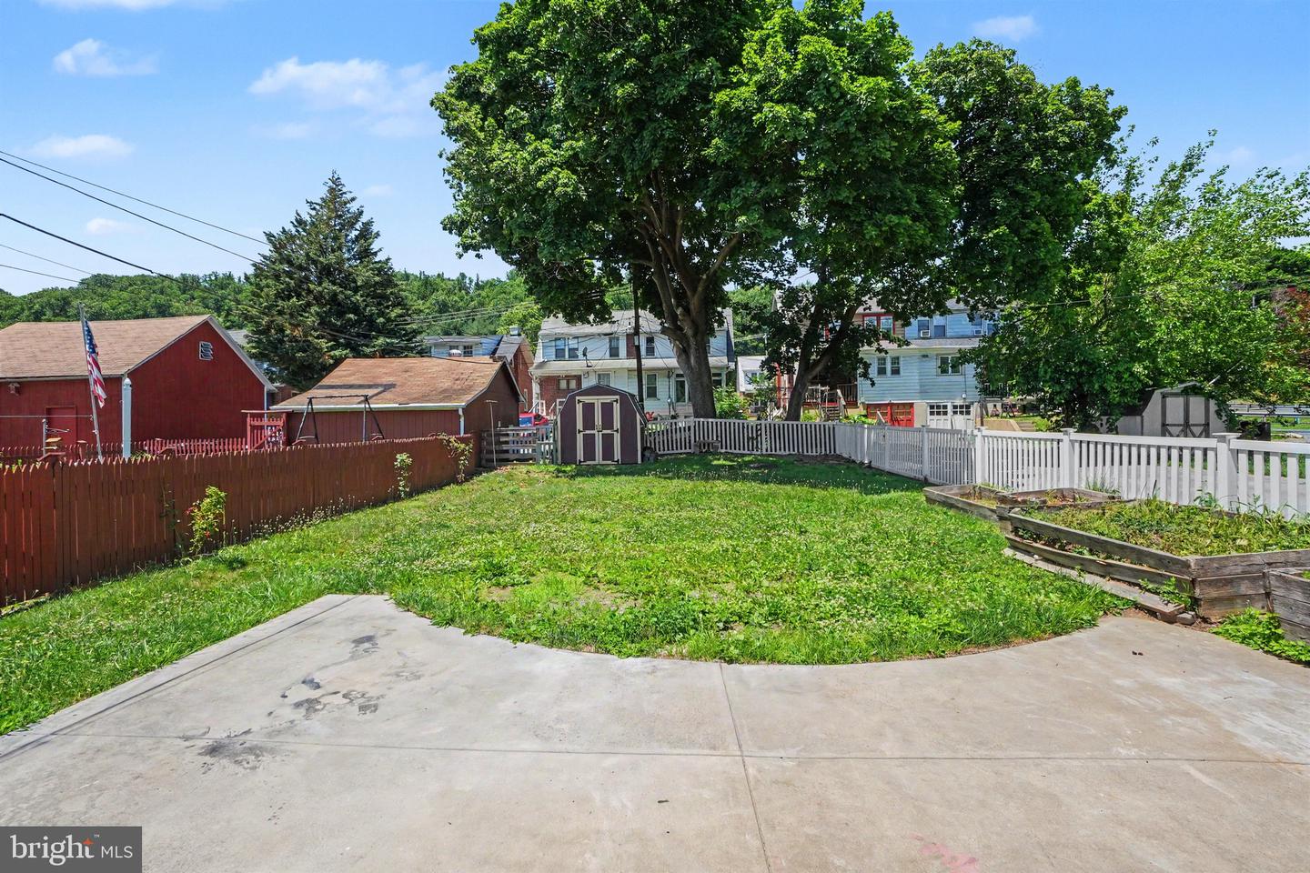4 Myrtle Ave Property Photo 5